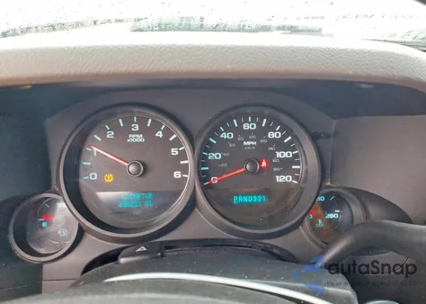 2011 Chevrolet Silverado C1500 Ls z USA, uszkodzony, nr VIN 1GCRCREAXBZ137837